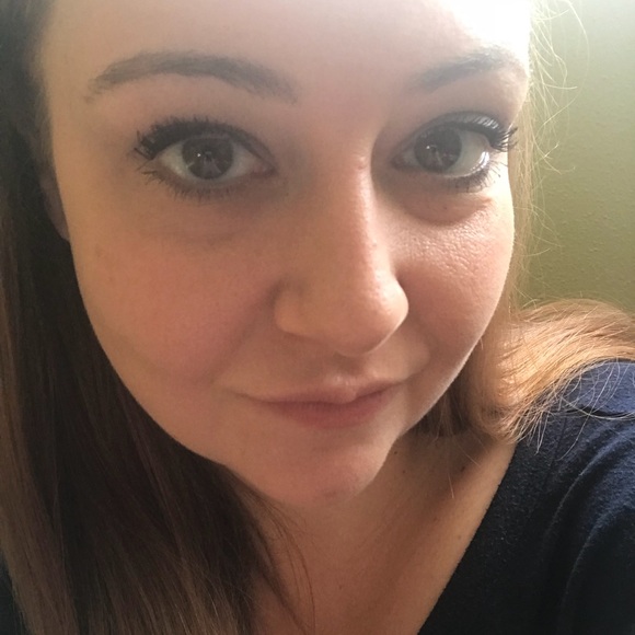 Meet your Posher, Lora - Picture 1 of 1